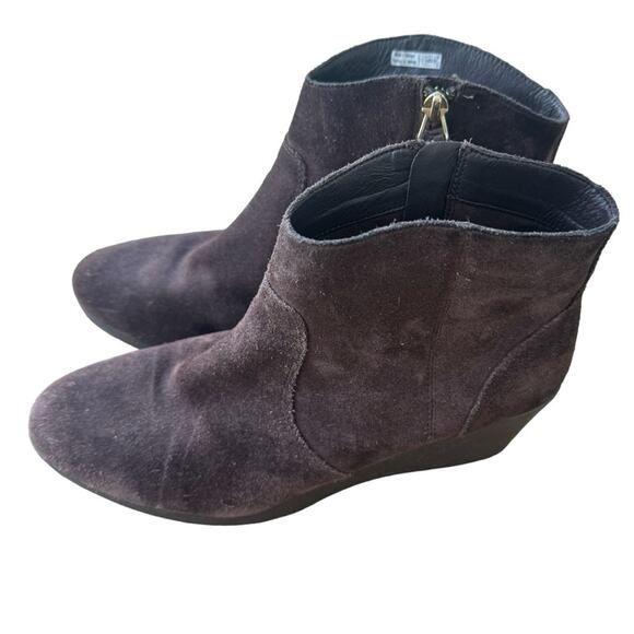 CROCS Shoes - Crocs women’s Leigh brown suede dual comfort wedge booties size 10.5